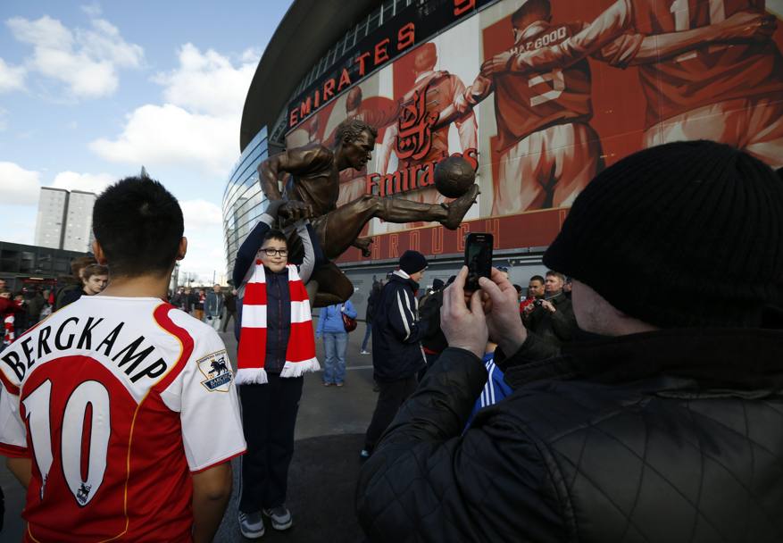 Con la maglia dell’Arsenal Dennis Bergkamp ha giocato per 11 anni dal 1995 al 2006. Reuters 